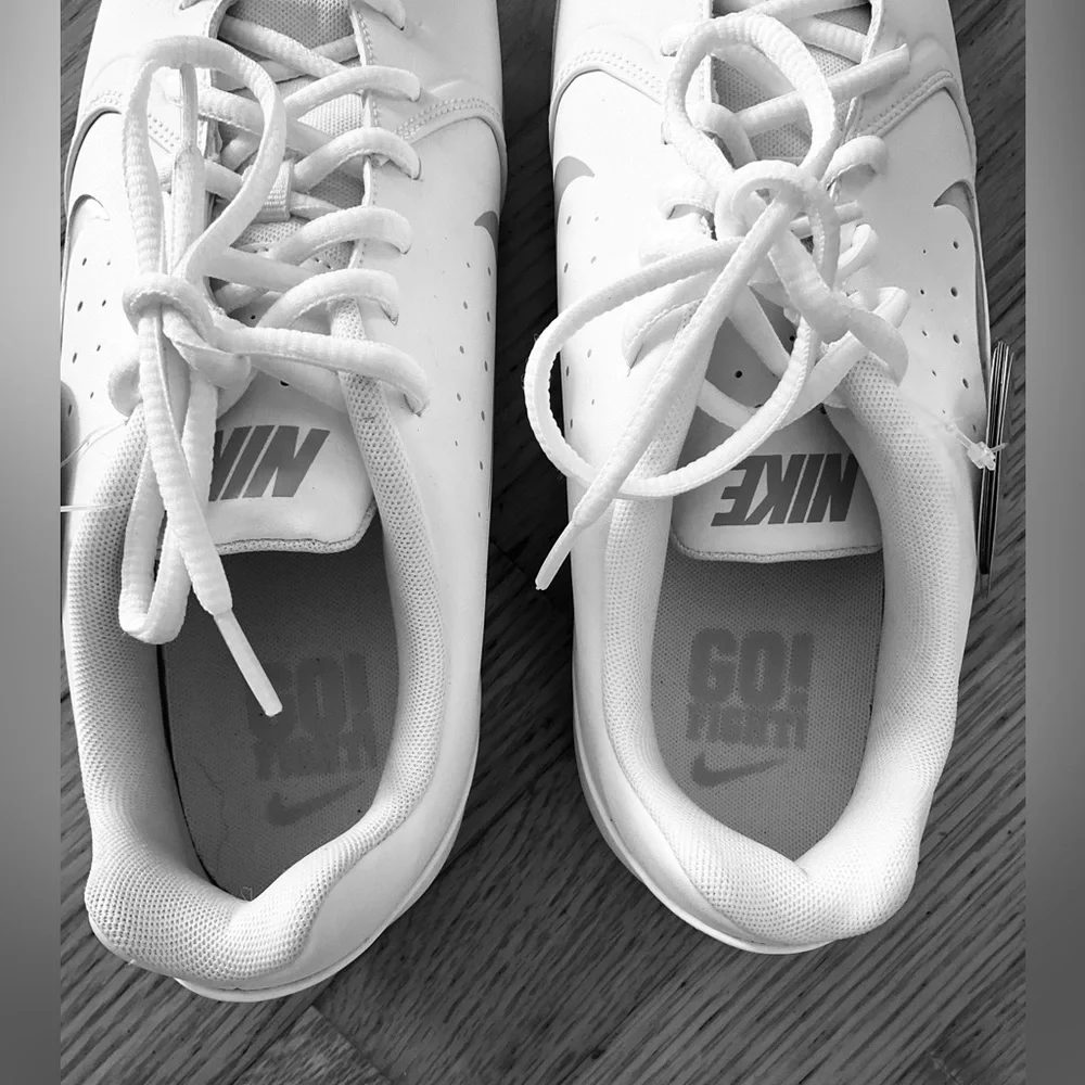 Nike sideline III size 11 shoes - Picture 3 of 8